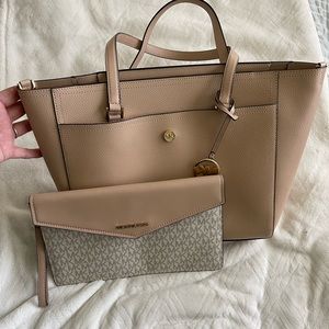 Michael Kors Maisie Large Pebbled Leather 3-in-1 Tote Bag